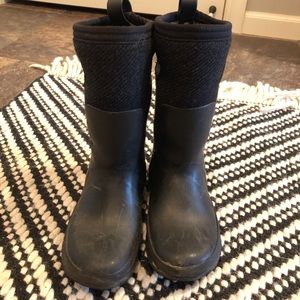Boys Bogs Winter Boots (size 13)